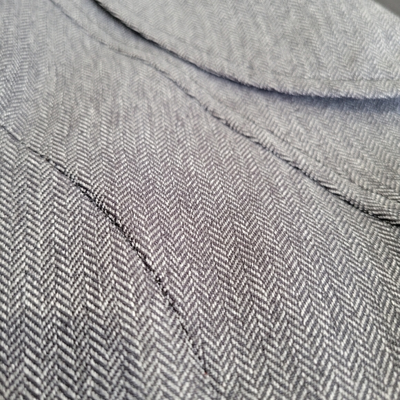 Two piece T.Milano skirt suit - Picture 6 of 9